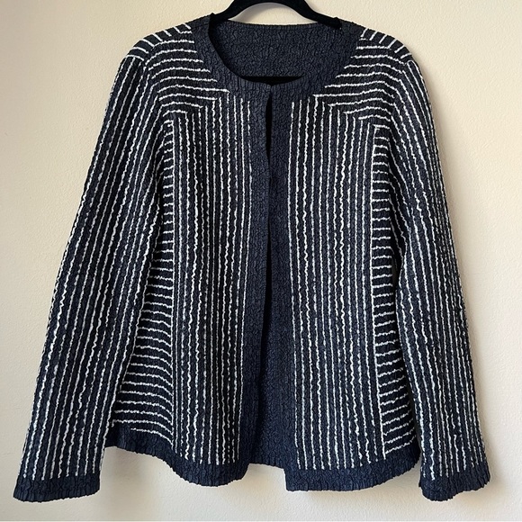 Chico's TRAVELERS COLLECTION Crushed Stripe Jacket, size 1.5 - Picture 9 of 13